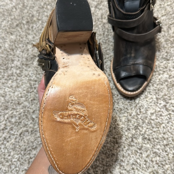 Freebird Carter never worn - Picture 2 of 4